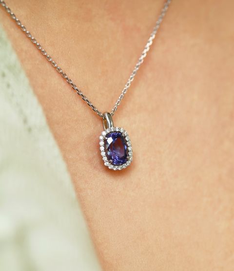 Le saphir : bleu roi, cœur tendre