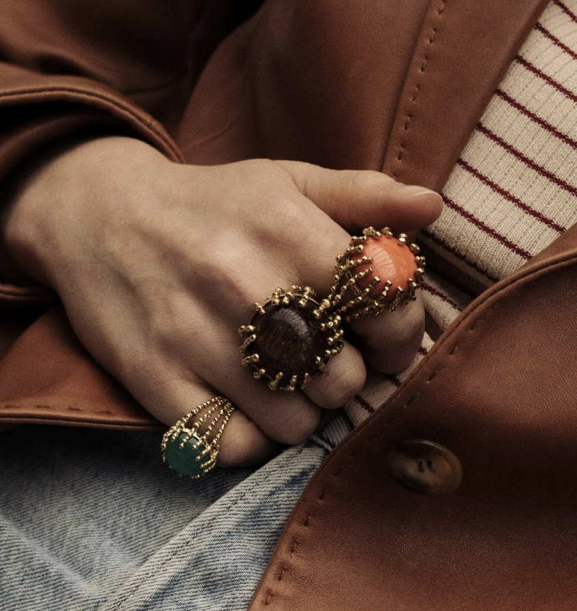 Bijoux oversize : quand la démesure devient signature 