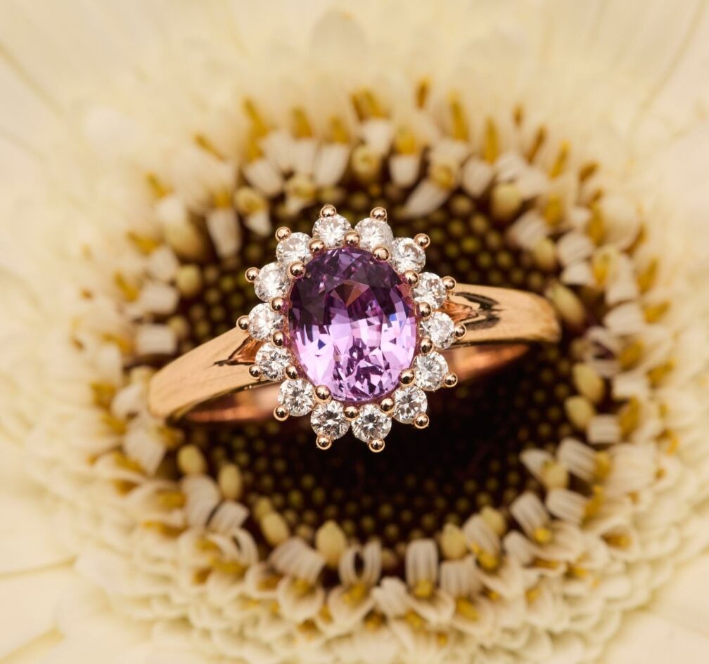 La bague marguerite : un bijou classique qui refleurit sans cesse.
