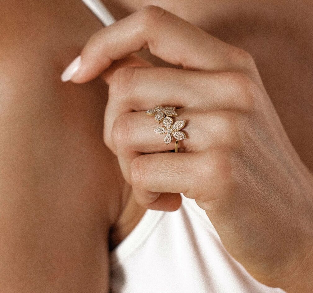 Les bijoux floraux : quand la beauté ne fane jamais 