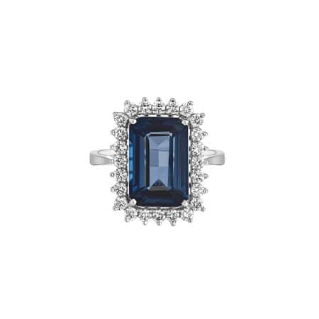 Bague “Bleu marine” en or blanc, topaze blue London taille émeraude et diamants - FACONNIER