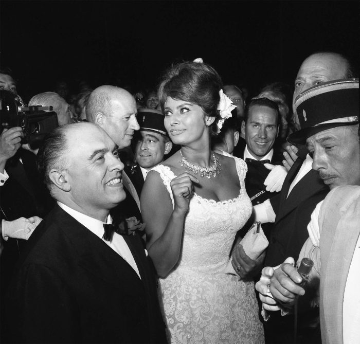 Sophia Loren et sa sublime rivière de diamants au Festival de Cannes en 1961